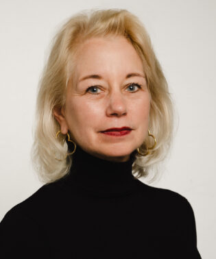 Portrait of author Laura Lippman